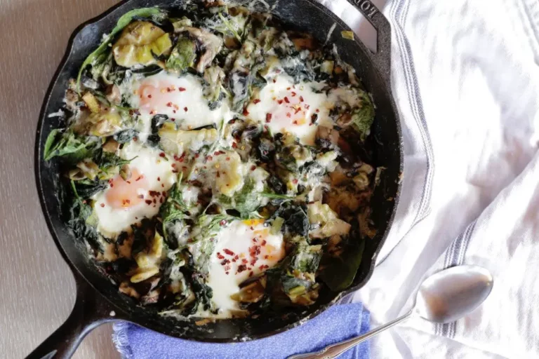 Kale avocado egg skillet