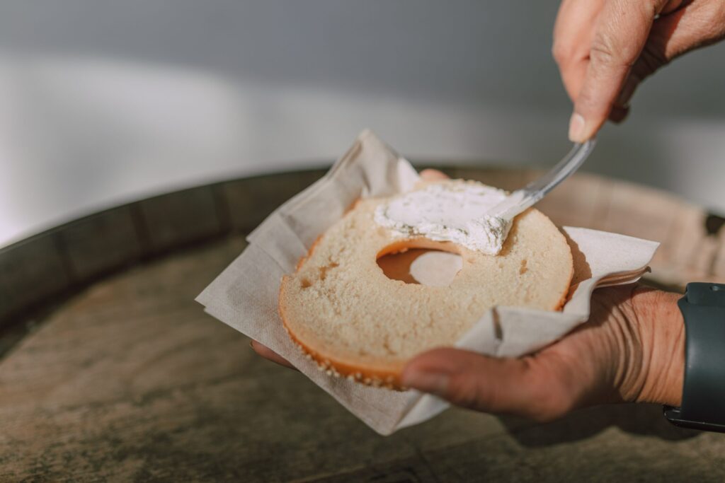 bagel with cream cheese